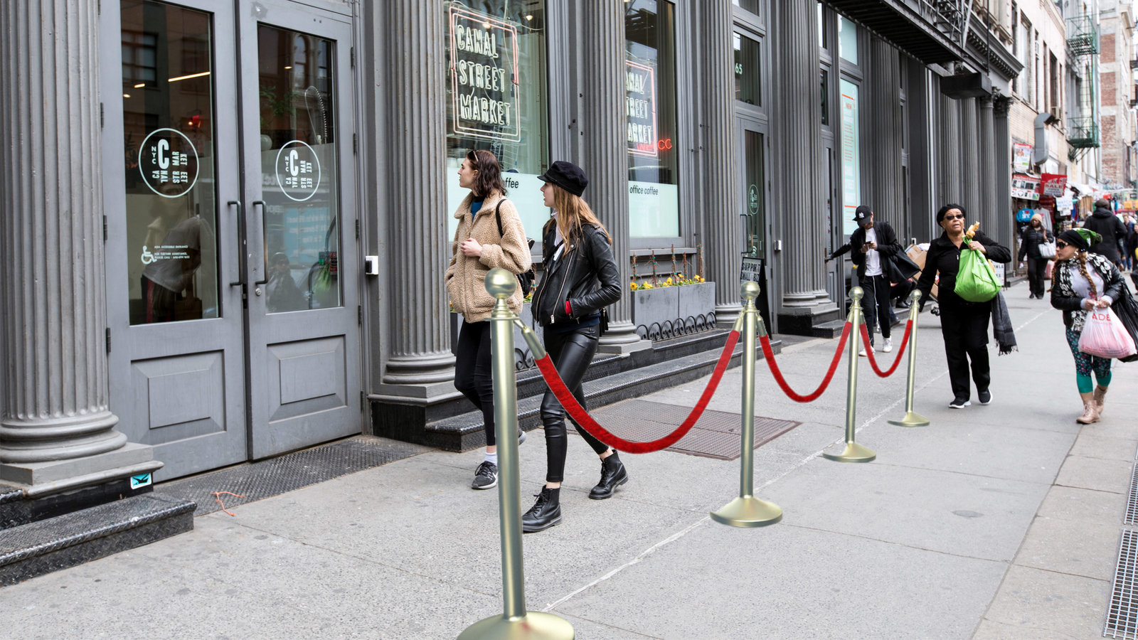 Private Sidewalk Startup Tests Market for NYC Elite